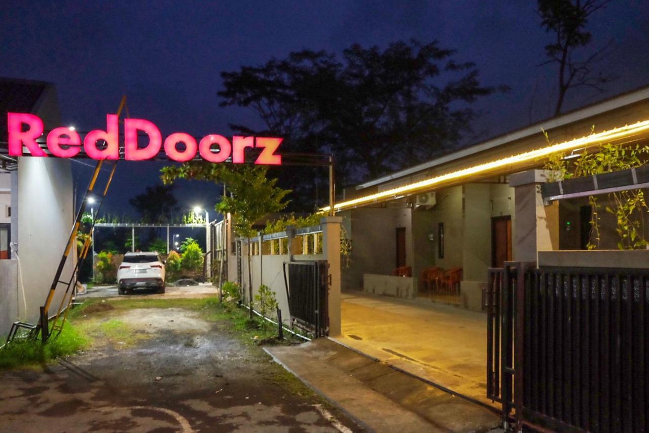 Hotel Reddoorz Syariah Near Exit Tol Pemalang Comal 2 Extérieur photo