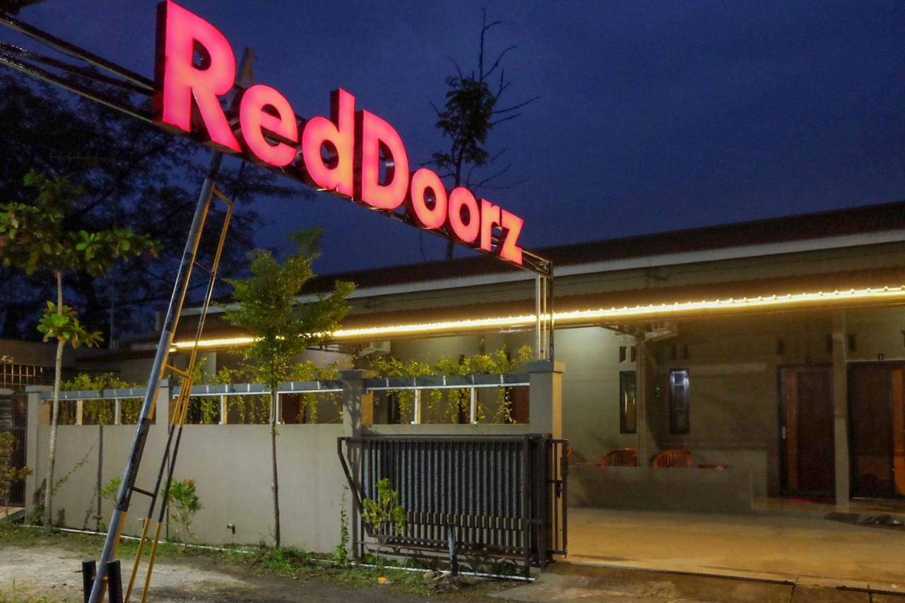 Hotel Reddoorz Syariah Near Exit Tol Pemalang Comal 2 Extérieur photo