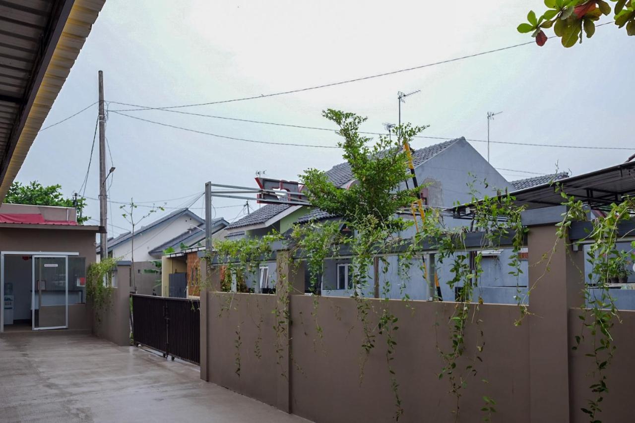 Hotel Reddoorz Syariah Near Exit Tol Pemalang Comal 2 Extérieur photo